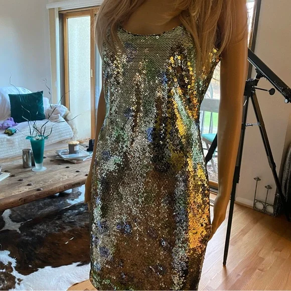 ⭐️ VERSACE— Stunning Sequined Dress, Blue/ Green/Silvery floral. GORGEOUS ! ⭐️ - Picture 8 of 17